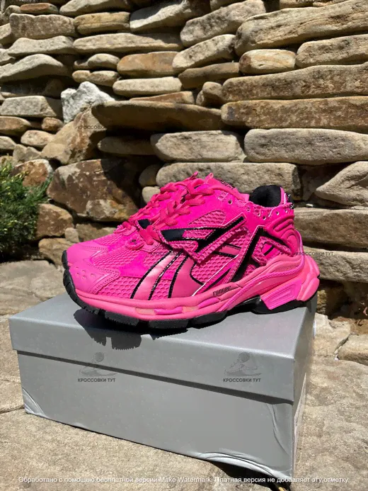 Balenciaga runner pink